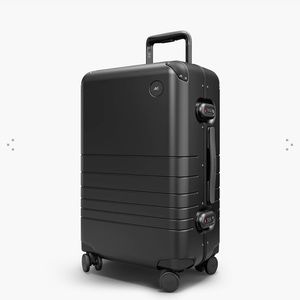 Monos Hybrid Carry-on Plus Black
